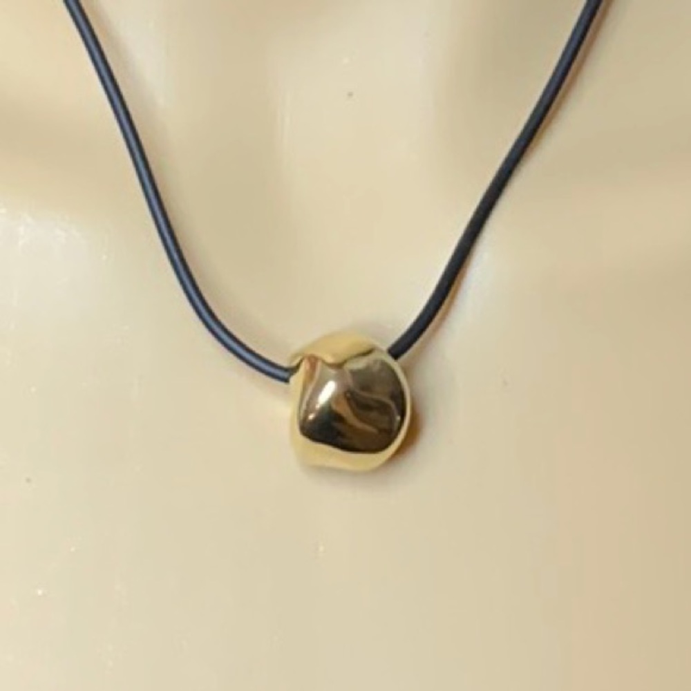 Calvin Klein Gold & Black Pendant - Picture 5 of 6